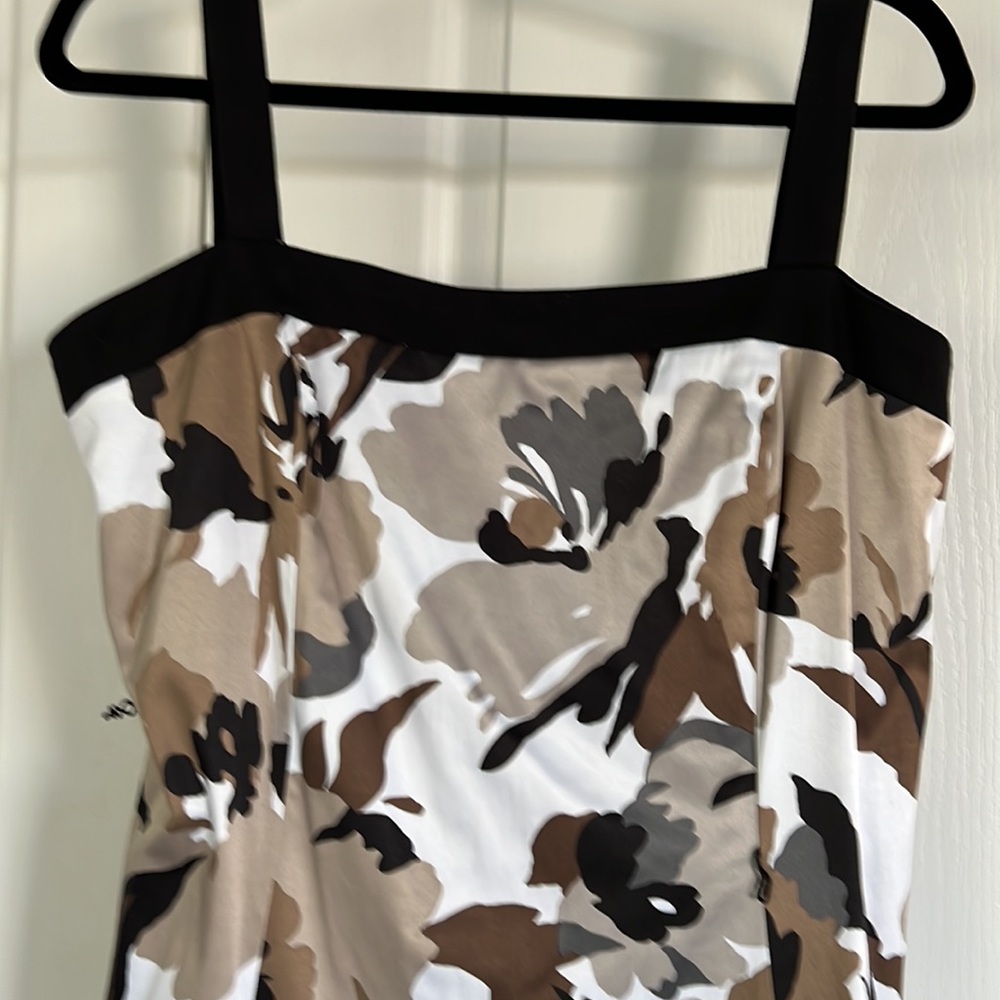 Summer dress - barely worn - Picture 2 of 2